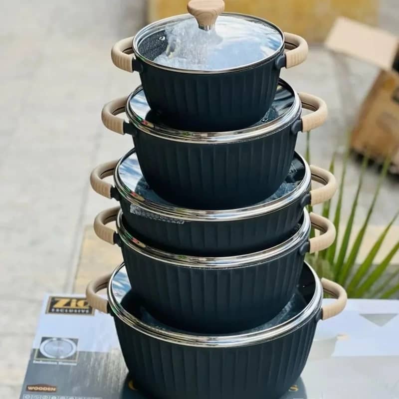 باکیفیت ترین سرویس قابلمه ۱۰ پارچه چدن زیو مدل ZCS-8590